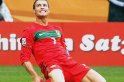 英雄联盟总决赛直播-足球生涯成绩斐然，球星风采独具的简单介绍