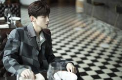 英雄联盟总决赛2025-雄鹿对决马刺折射联盟格局，浓眉隔空证明巨星成色