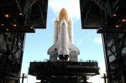 英雄联盟总决赛时间-双城记，当猛龙在斯台普斯撕碎快船，安联球场正响起欧冠号角