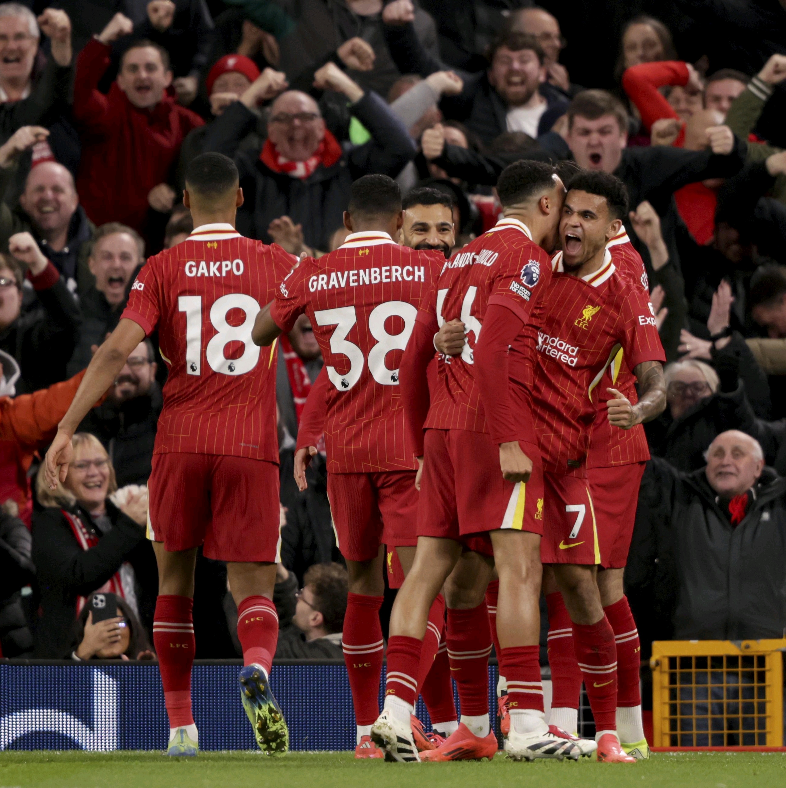 利物浦队在客场大败，落后对手积分