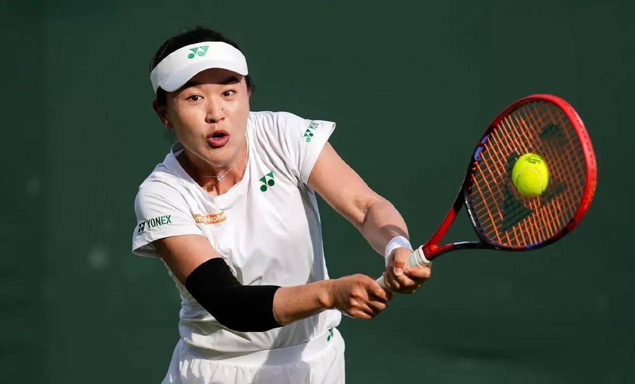 关于顽强意志！运动员顶住压力展现本色的信息