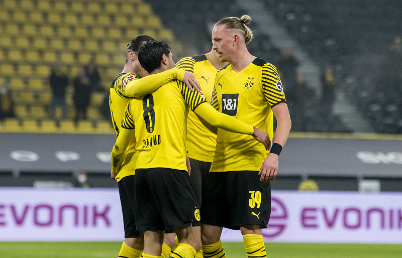 多特蒙德豪胜对手，继续追赶德国足球榜首位置