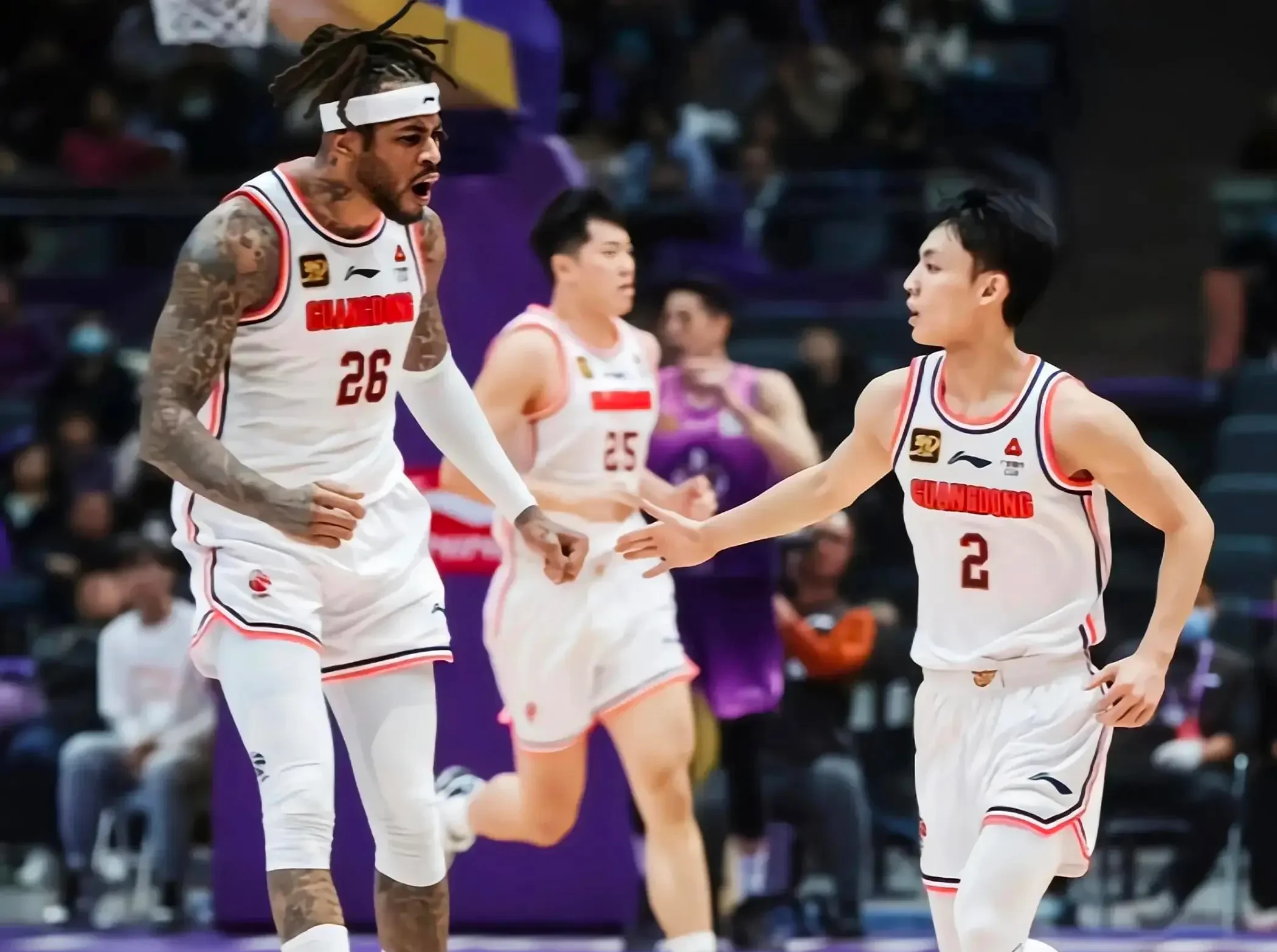 包含国内篮球联赛南区强队对决广东队力克上海的词条