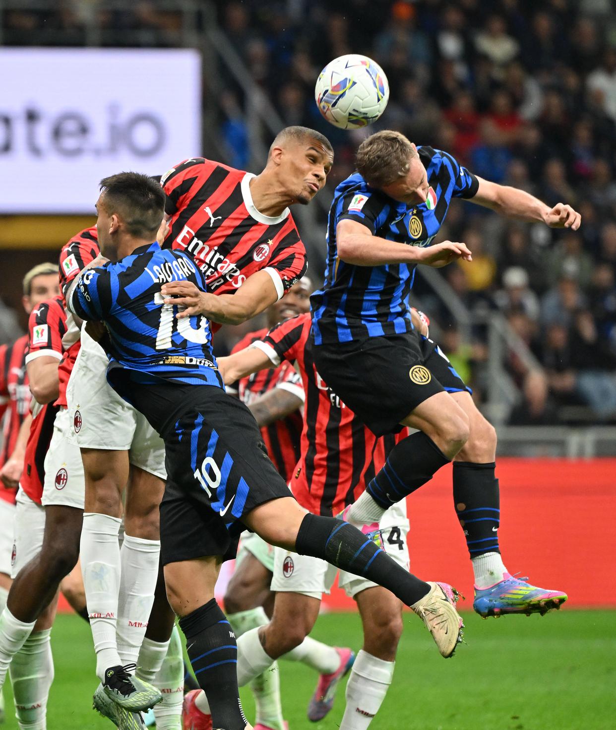 包含意大利足球盛况空前,各队实力均衡的词条 包含意大利足球盛况空前,各队实力均衡的词条