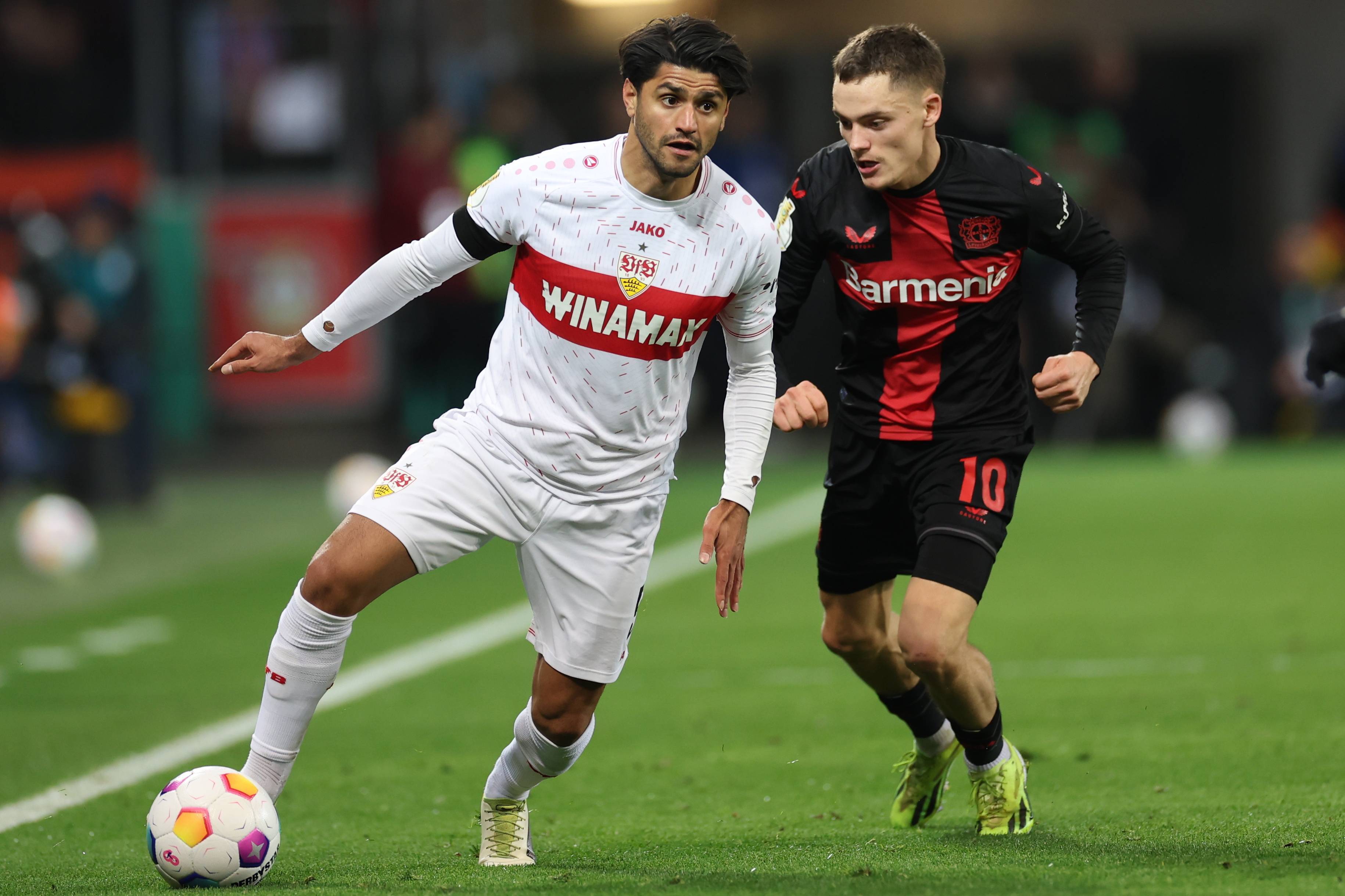 包含德国队在场上展现出色发挥，战胜对手的词条