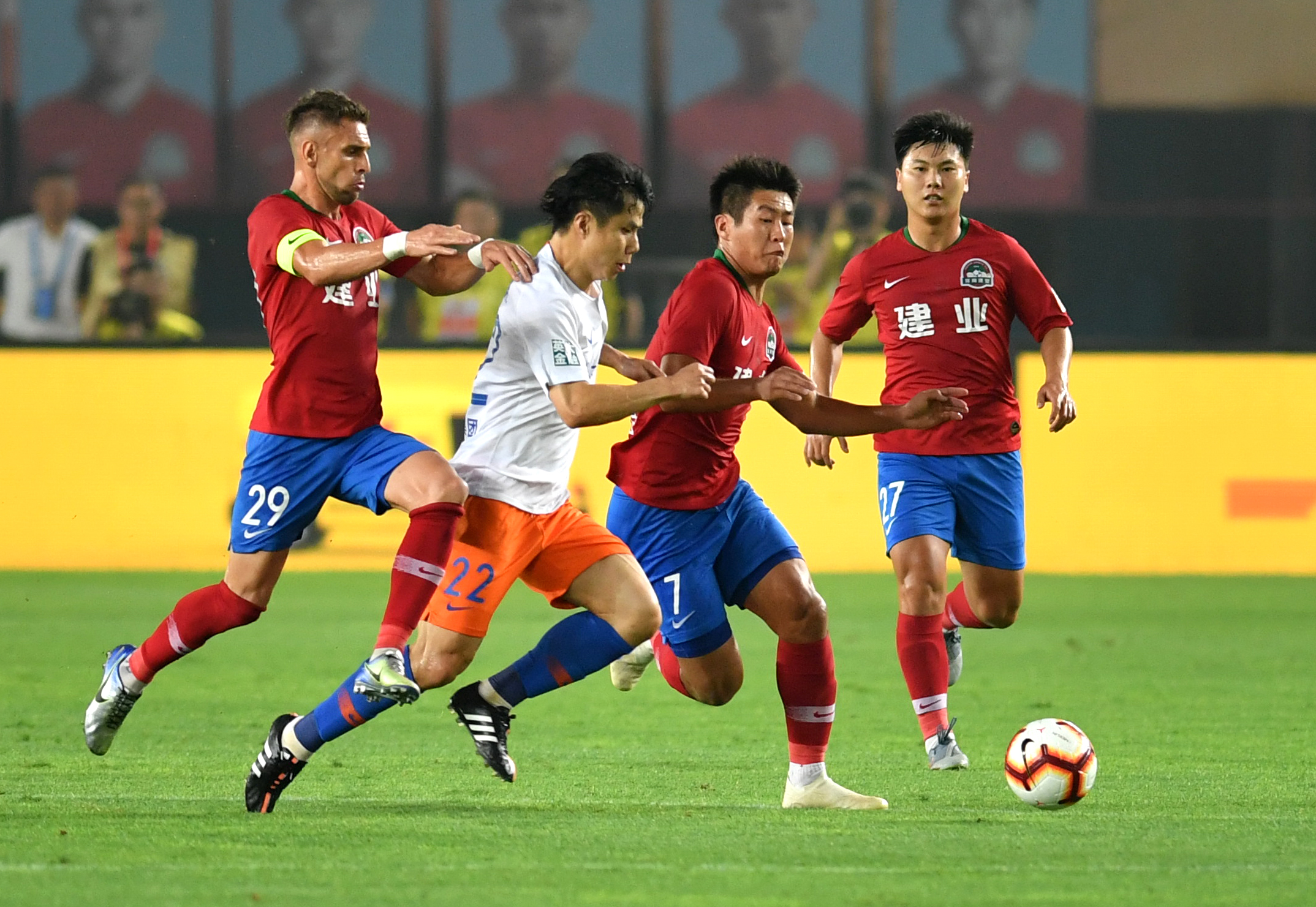 鲁能客场不敌河南建业，遭遇连败