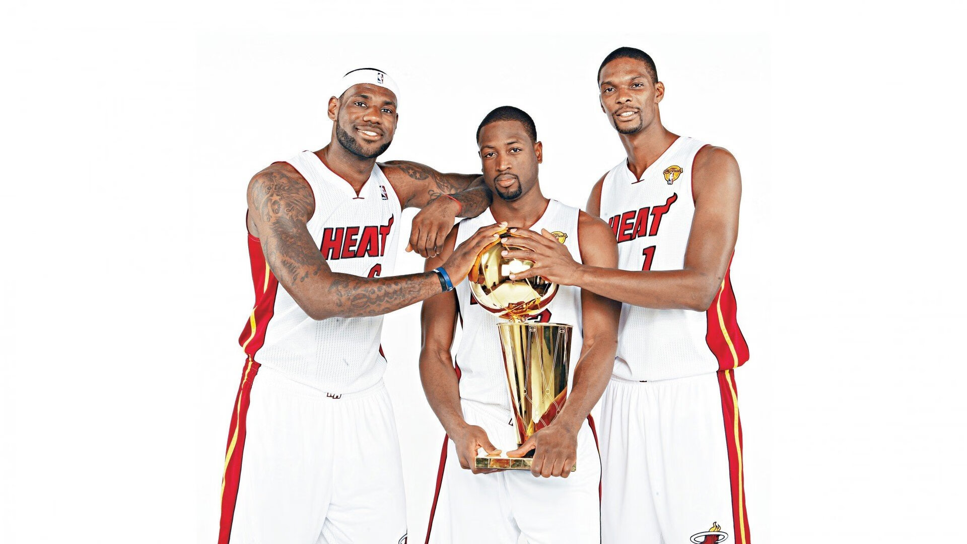 数据洪流与本能接管,当猛龙用统计学生擒骑士,库里在弯道写下新算法